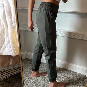 ATHLETA Textured Brooklyn Jogger